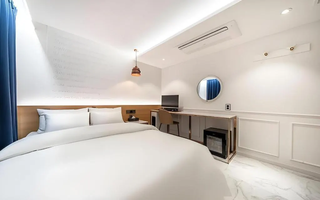 Jongro Hotel Laboum 2*, Seoul
