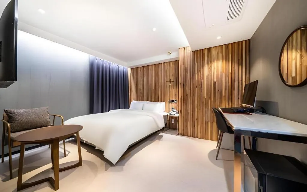 Jongro Hotel Laboum