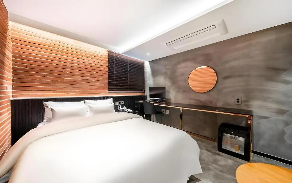 Jongro Hotel Laboum 2*, Seoul South Korea