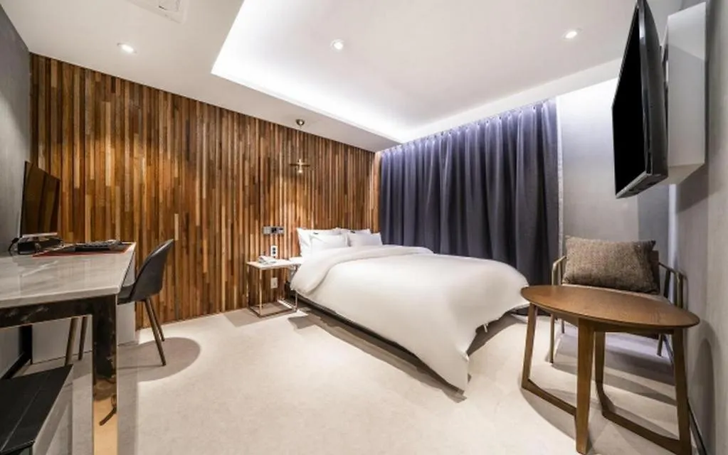 Jongro Hotel Laboum 2*, Seoul