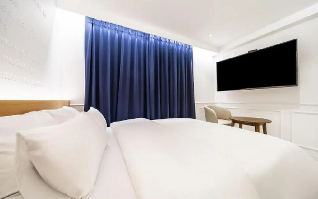 Jongro Hotel Laboum