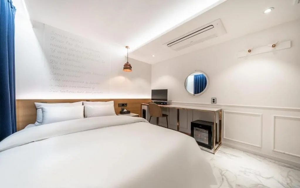 Jongro Hotel Laboum