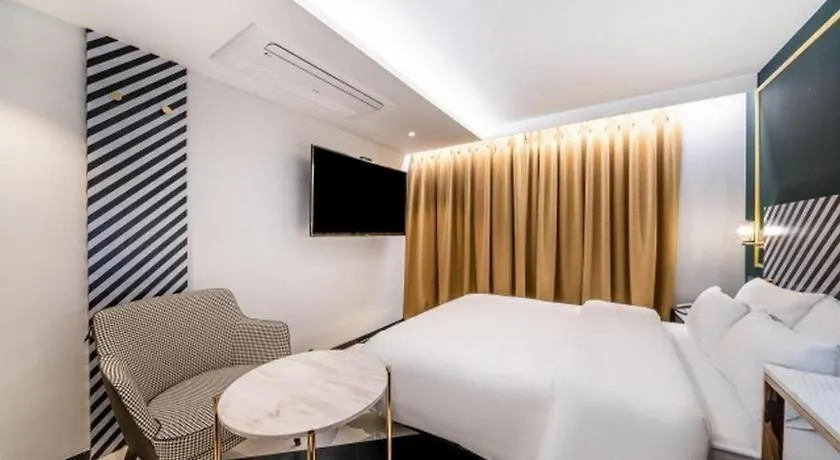 Jongro Hotel Laboum Seoul