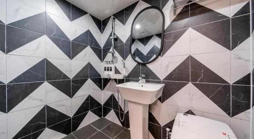 Jongro Hotel Laboum 2*, Seoul South Korea