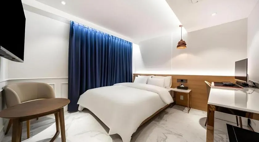 Jongro Hotel Laboum 2*, Seoul South Korea